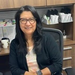 Meet your Posher, Maria elena